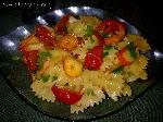Farfalle con surimi e pomodorini