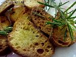 Crostini di pane al rosmarino
